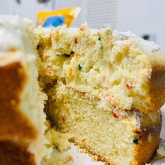 A picture of Lemon Cake.