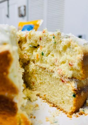 A picture of Lemon Cake.