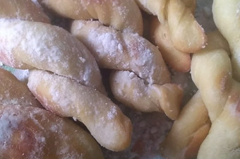 Bagaimana Menyiapkan Donut kepang /donut korea  kkwabaegi (eggless) yang Enak