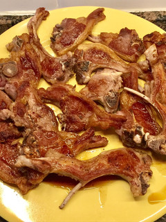 Una foto de Chuletitas de lechal