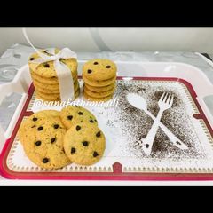 A picture of Chocolate chip cookies 🍪.