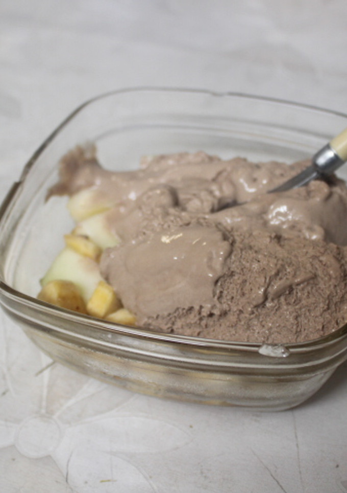 Una foto de Melón y plátano con helado de chocolate