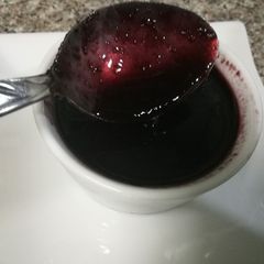A picture of Berries sauce.