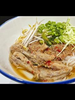 รูปของ ขนมจีนน้ำยาปลานิลตีนไก่