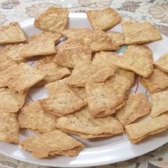 A picture of Khasta(salty crackers).