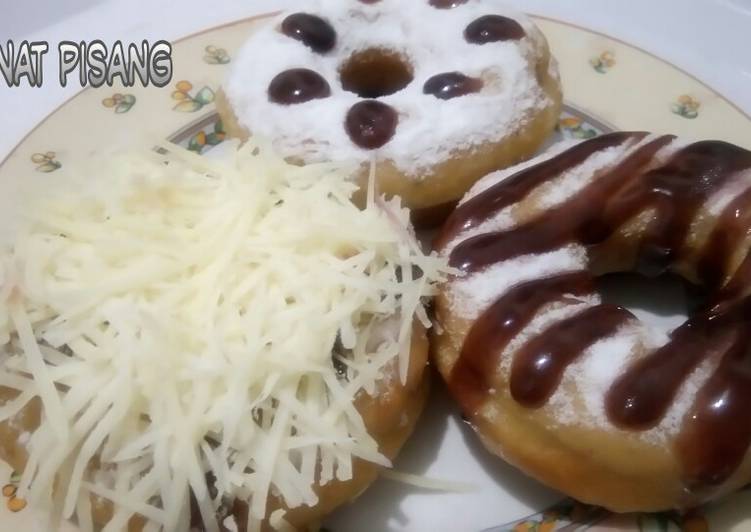 32. Donat pisang