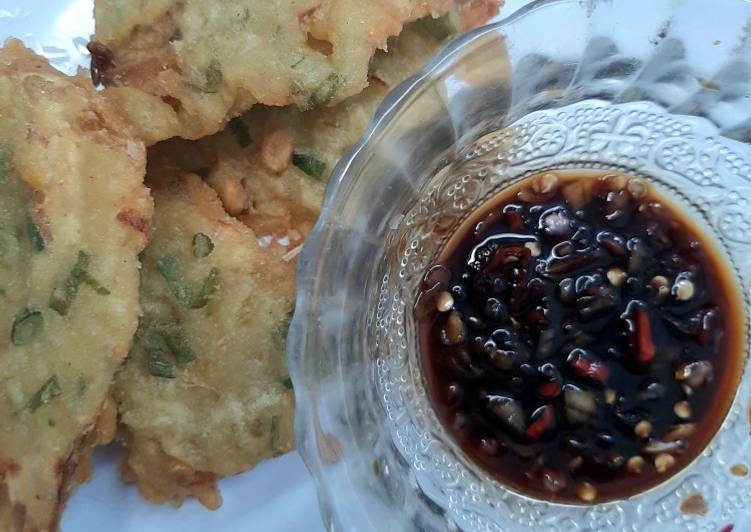 Mendoan sambal kecap