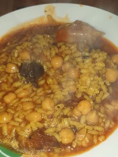 Una foto de Arroz con pata de cerdo