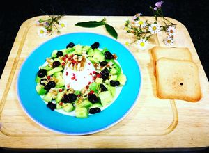 Foto principal de Queso de Burgos de Arias con aguacate y cranberries