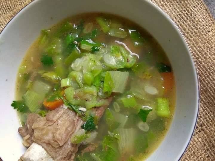 Langkah Mudah untuk Membuat Resep Sop tulang sapi dengan sayuran Anti Ribet, Bikin Ngiler