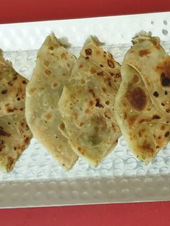 ફરાળી ફુદીના આલુ પરોઠા રેસીપી મુખ્ય ફોટો