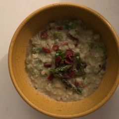 A picture of Black truffle cauliflower chowder with asparagus (+bacon).