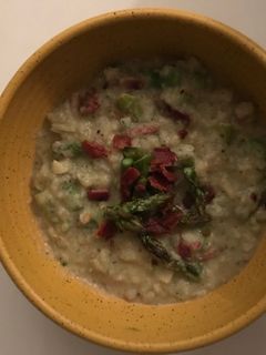 A picture of Black truffle cauliflower chowder with asparagus (+bacon).
