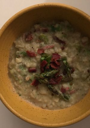 A picture of Black truffle cauliflower chowder with asparagus (+bacon).