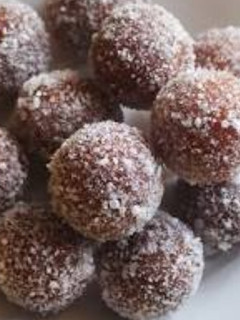 A picture of Chocolate laddu.