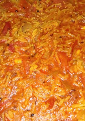 A picture of Sev tomato curry.