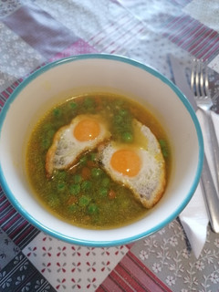 Una foto de 39.Guisantes al Ras el Hanout con huevos de codorniz / Thermomix