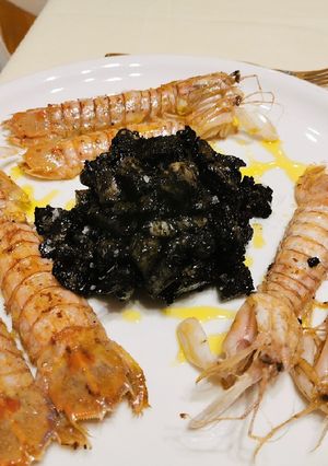 Una foto de Sèpia 'in nero' amb galeres