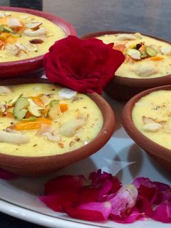मैंगो फिरनी (Mango Phirni recipe In Hindi) रेसिपी मुख्य फोटो