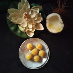 A picture of Fiber rich coconut laddoo.