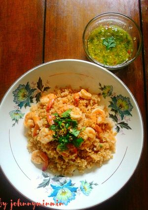 รูปของ ข้าวผัดกุ้งสด+น้ำจิ้มพริกเกลือ