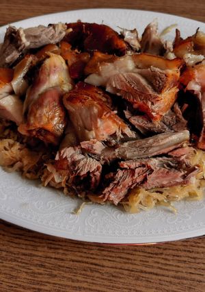 Csülök káposzta ágyon sütve, sörrel nyakonöntve recept fotója