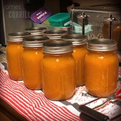 A picture of Instapot Roasted Tomato Soup.