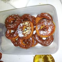 A picture of Flavoured donuts.