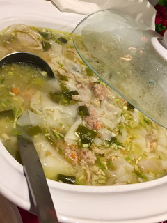 A picture of Molo Soup (Filipino Pork Dumpling Soup).