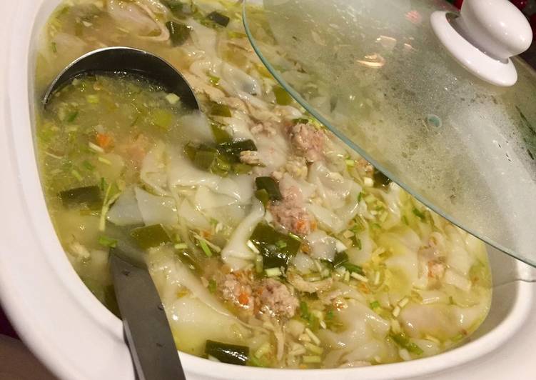 Molo Soup (Filipino Pork Dumpling Soup)