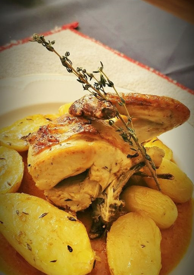 Una foto de Pollo rustido (o asado) al horno