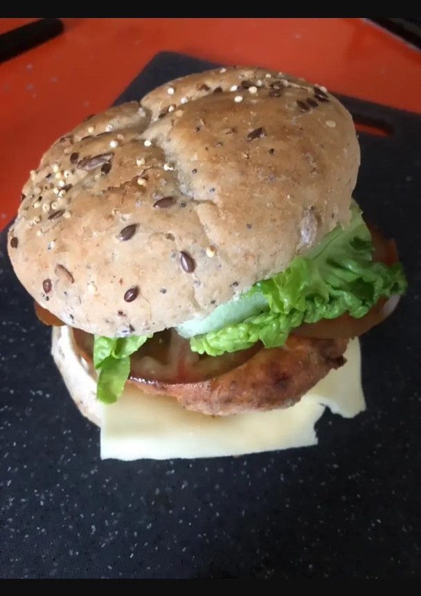Una foto de Hamburguesa con salmón