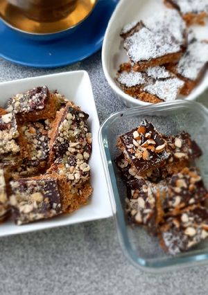 Una foto de Snacks: barritas de galletas, manjar y chocolate con semillas