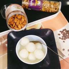 A picture of Rasgulla (Halwai style chana Rasgulla).