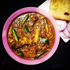 A picture of Spicy chicken gravy.