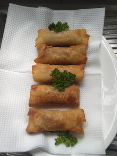 A picture of Spring rolls.