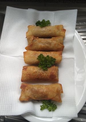 A picture of Spring rolls.