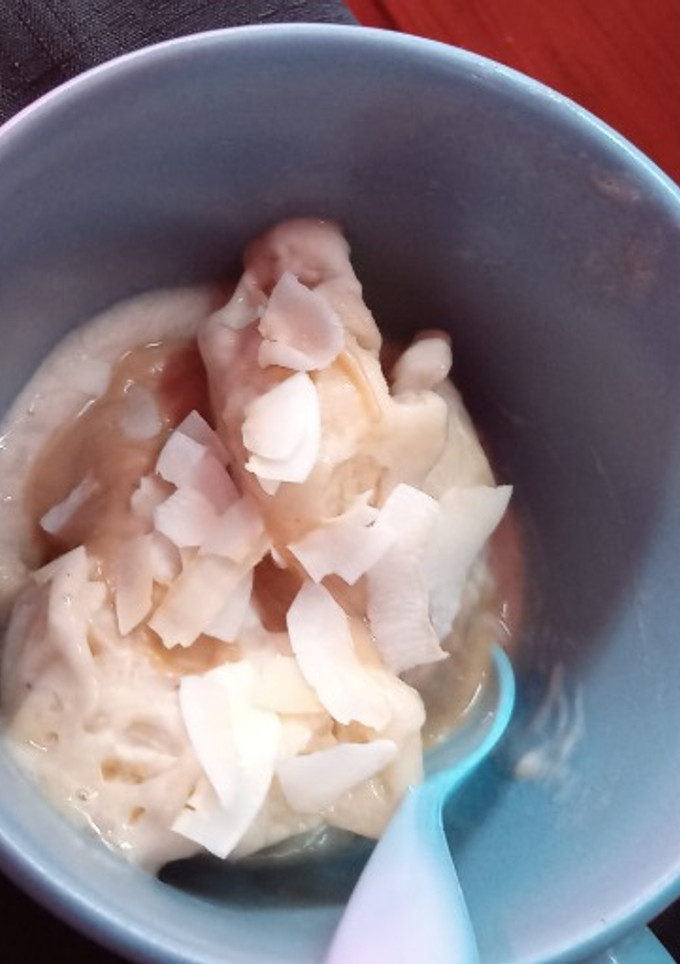 Una foto de Helado con dulce de leche de coco💜