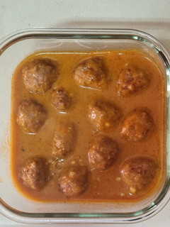 Una foto de Albóndigas en salsa de tomate y queso crema