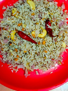 பூண்டு பெப்பர் சாதம் (Poondu pepper satham recipe in tamil) செய்முறை முக்கிய புகைப்படம்