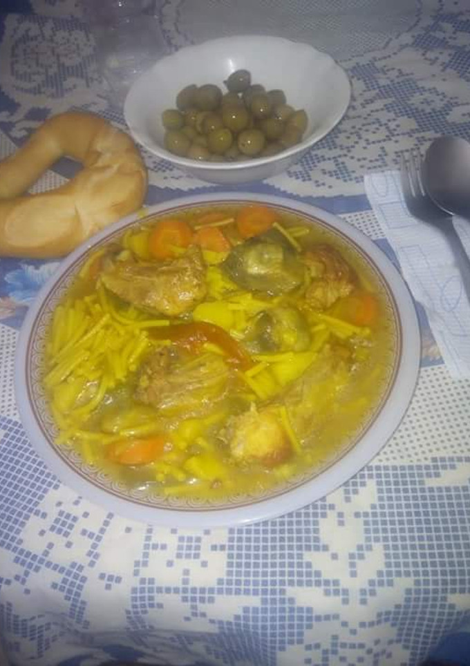 Una foto de Pollo con Fideos