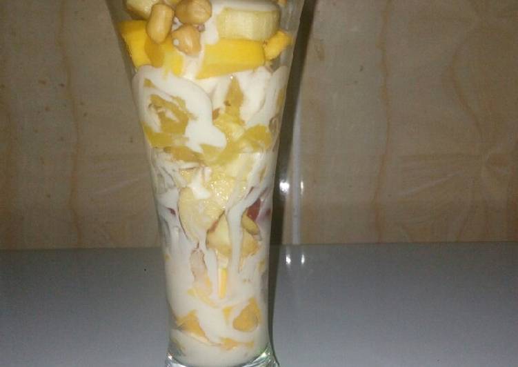 Nutty fruit parfait