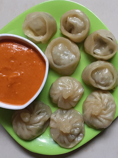 व्हेज मोमोज (veg momos recipe in marathi) रेसिपी चे मुख्य फोटो