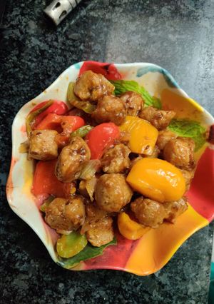 A picture of Soya chunks.