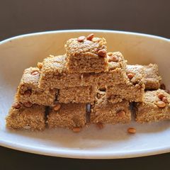 A picture of Til burfi.