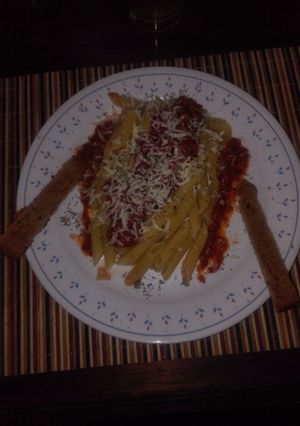 Una foto de Penne rigatti con atún