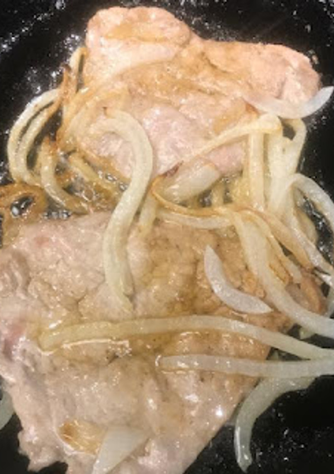 Una foto de Filetes encebollados