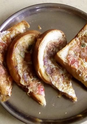 A picture of Chilli egg toast.