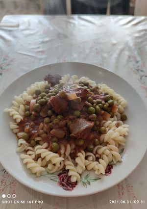 Zöldborsós máj tésztával recept fotója