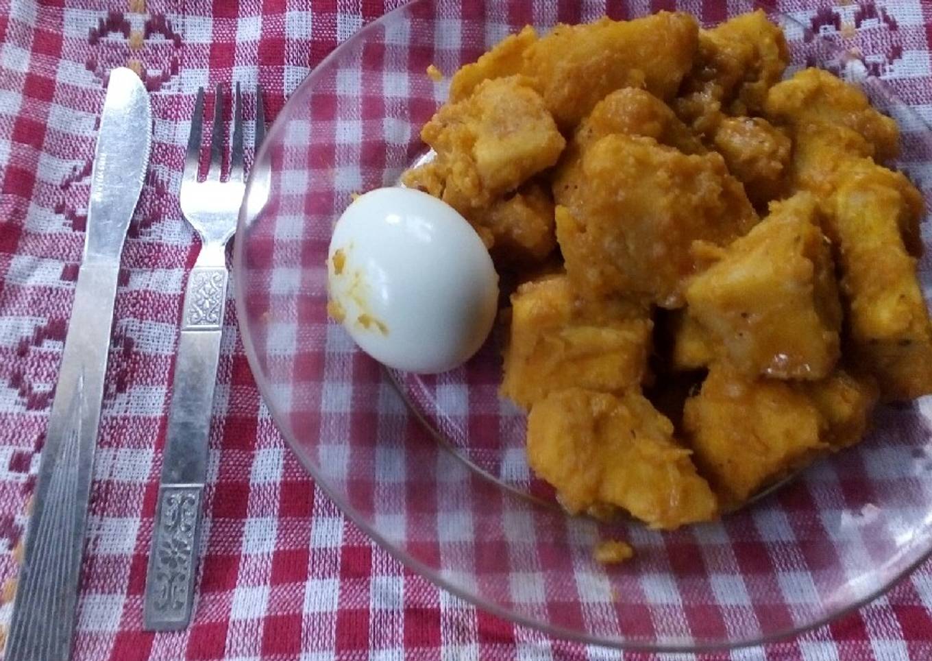 Porridge yam and hard boiled egg